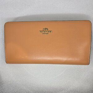 NWT Coach Skinny Wallet Style# 58586 Natural color